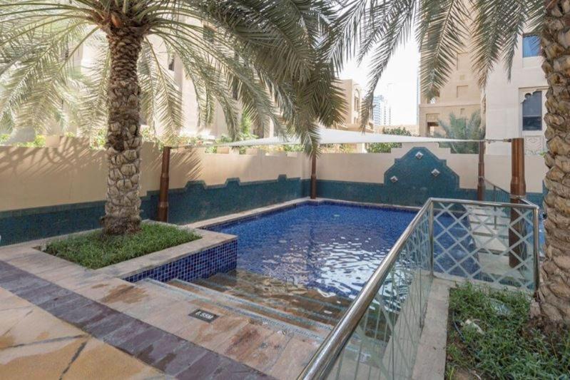 Higuests - Charming With Private Balcony Near Mall * Дубай