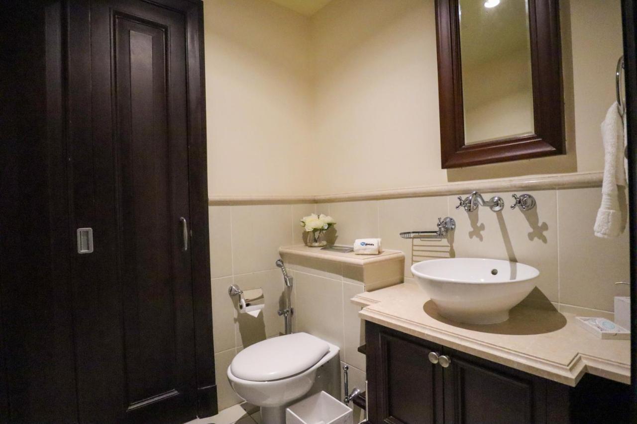 Апартаменты Higuests - Charming With Private Balcony Near Mall *