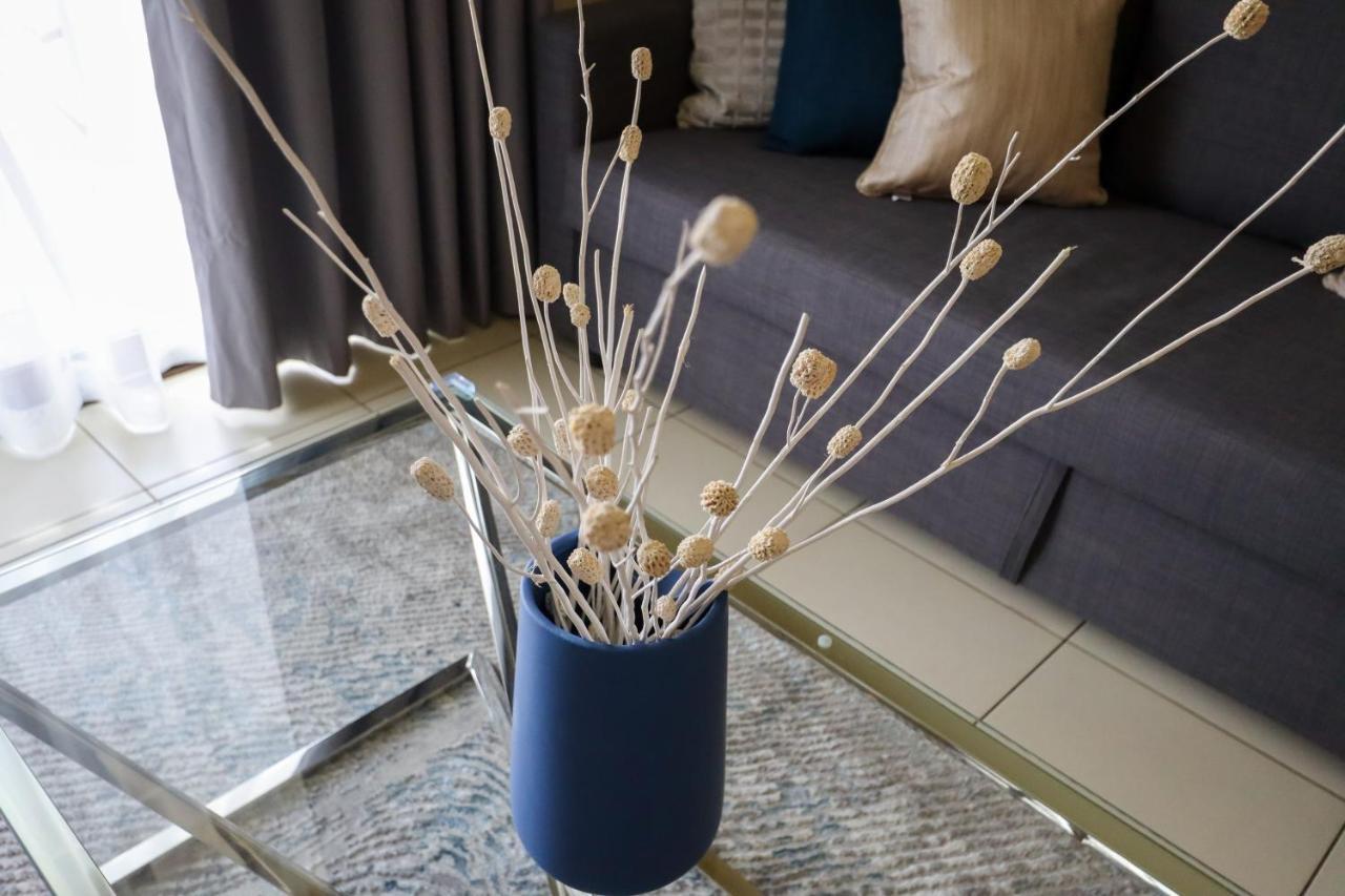 Апартаменты Higuests - Charming With Private Balcony Near Mall Дубай